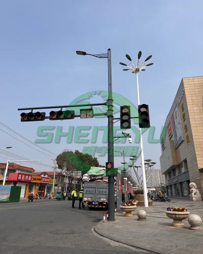 城市交通路口综合杆，LED路灯与交通信号灯及监控设备