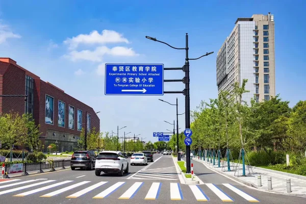 道路交通共杆综合杆